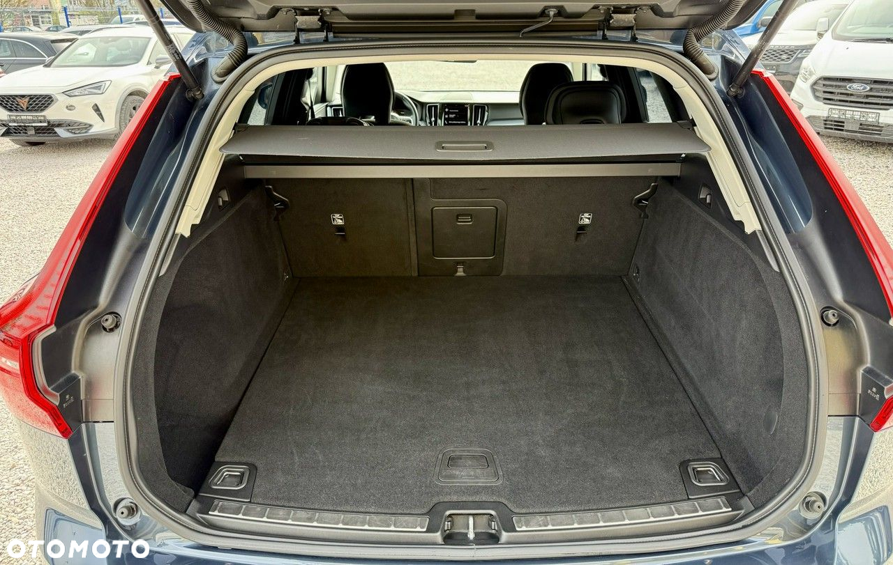 Volvo XC 60 D4 AWD Momentum Pro - 35
