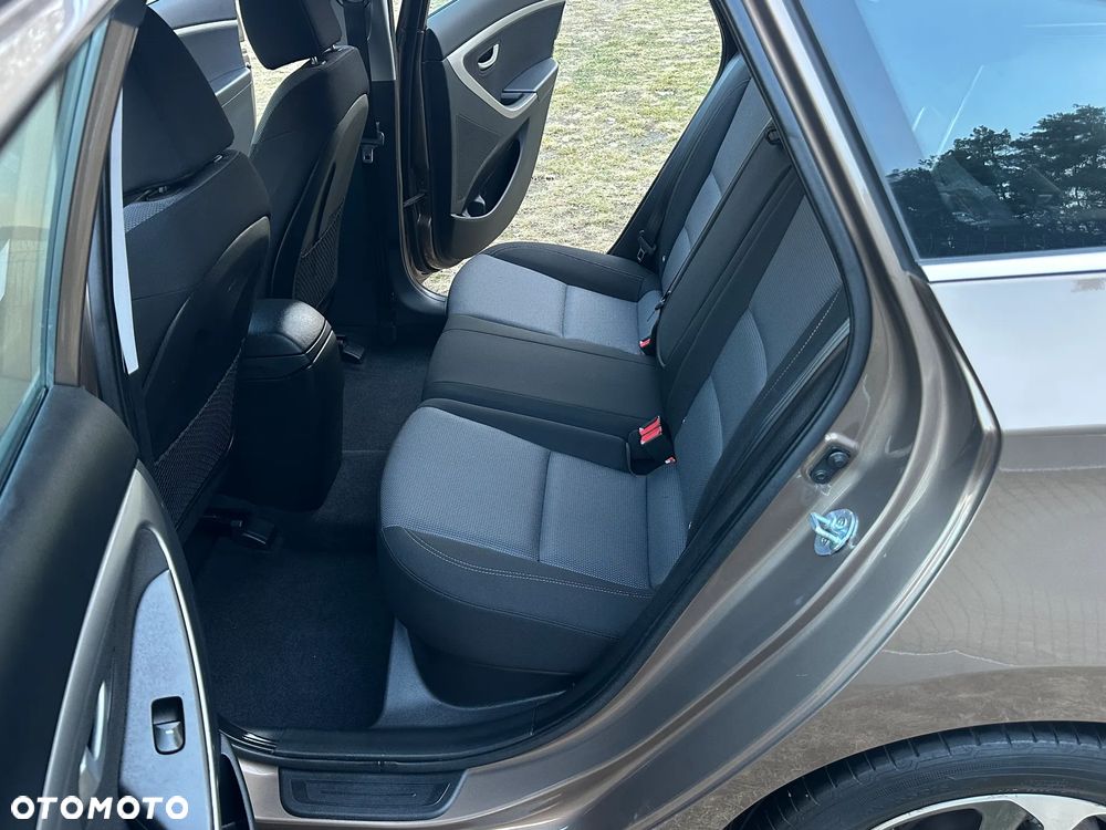 Hyundai i30 1.6 CRDI Trend - 33