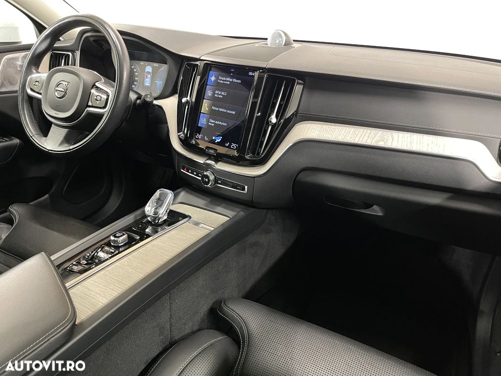 Volvo XC 60 Recharge T8 Twin Engine eAWD Inscription - 10