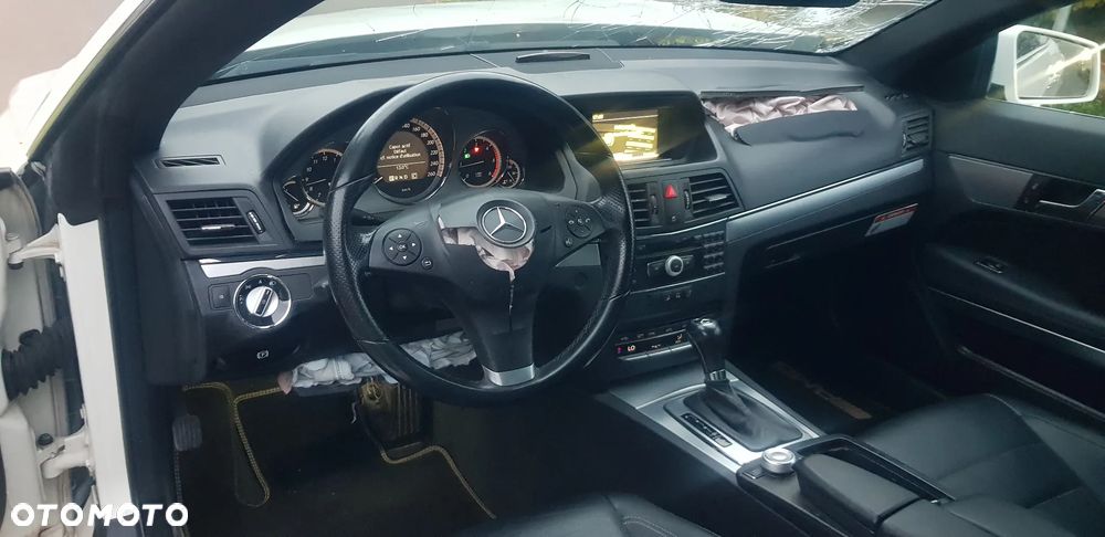 Mercedes-Benz Klasa E 220 CDI DPF BlueEFFICIENCY Automatik Avantgarde - 29