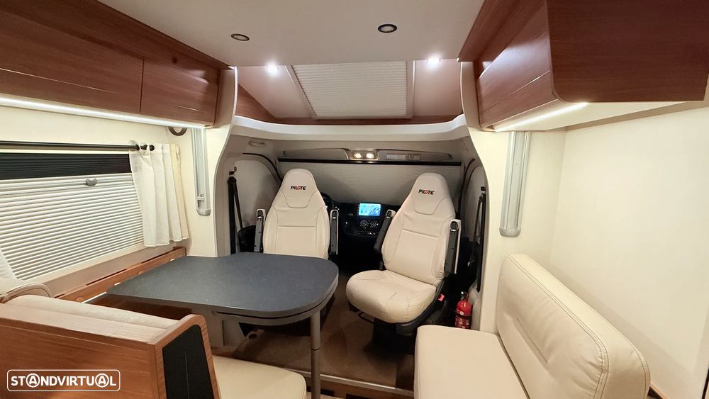 Pilote Expression P746 Automática, Cama Central - 2