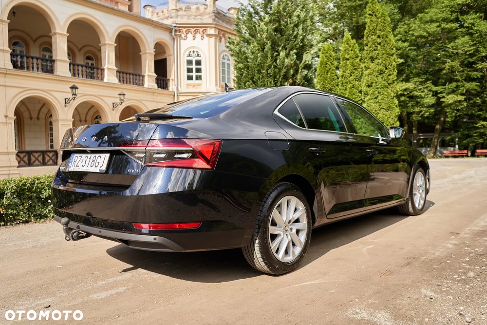 Skoda Superb 2.0 TDI SCR 4x4 Style DSG - 17