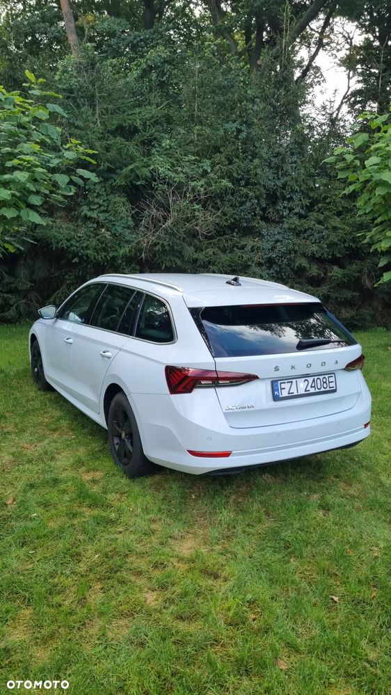 Skoda Octavia 2.0 TDI DSG Style - 4