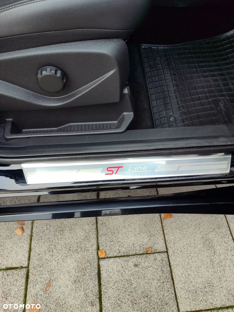 Ford Kuga 1.5 EcoBoost 2x4 ST-Line - 16