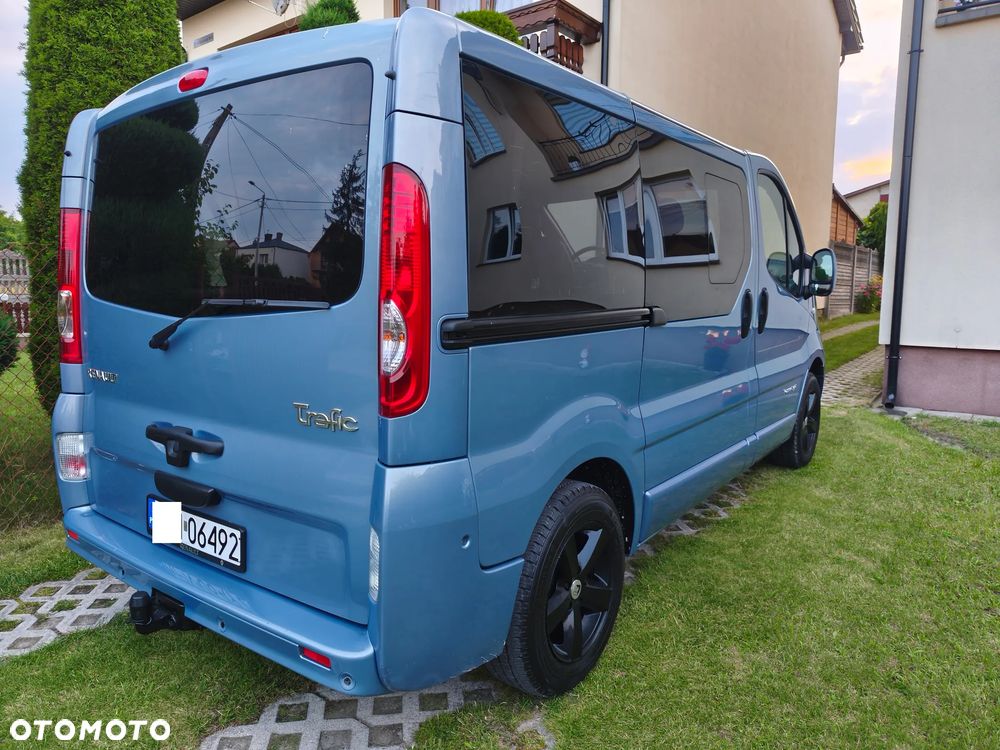 Renault Trafic Grand Passenger Black Edition - 19