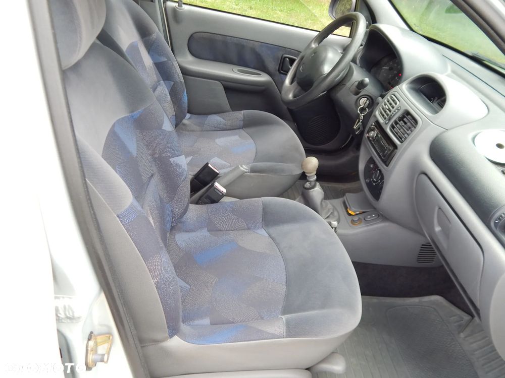 Renault Clio 1.4i RT - 9