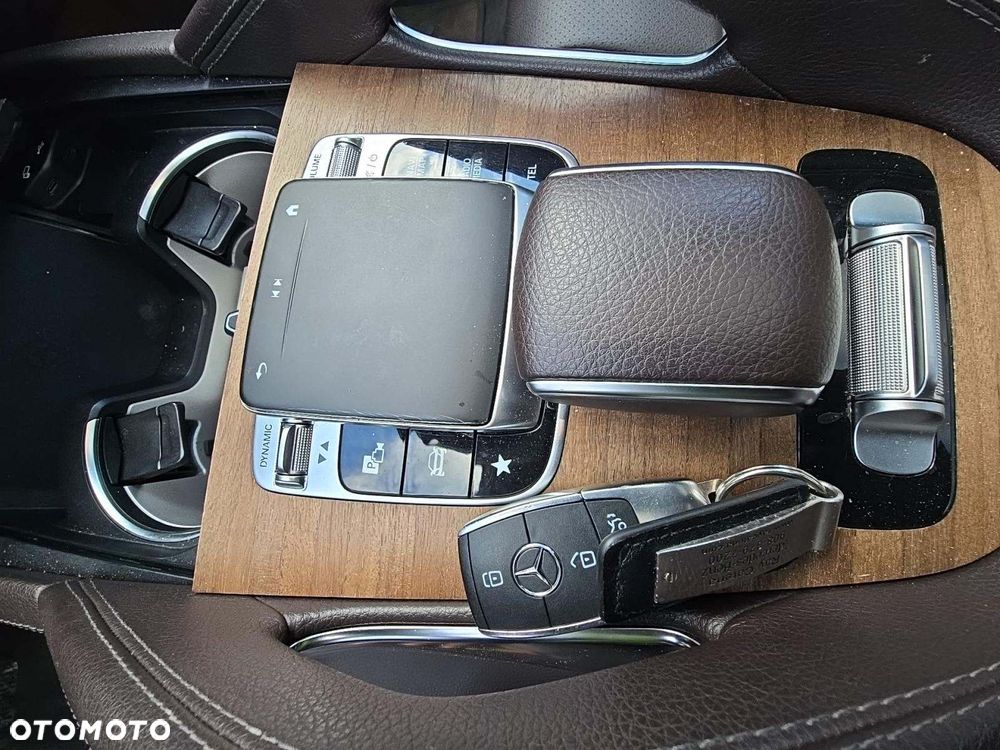 Mercedes-Benz GLE - 12