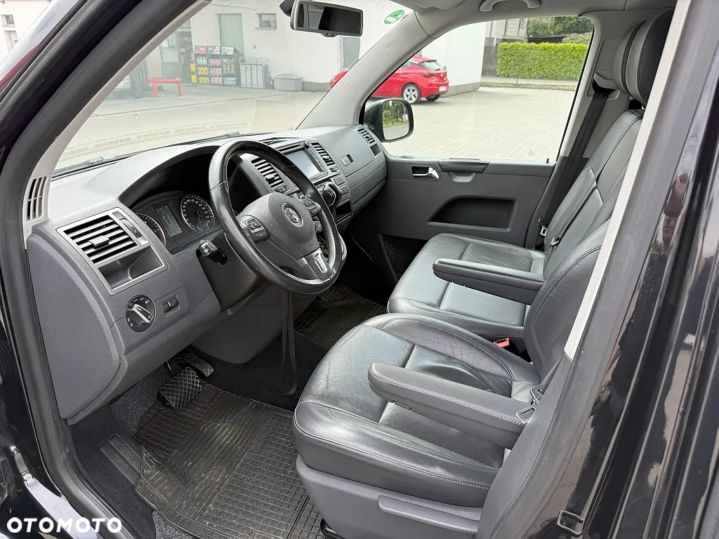 Volkswagen Caravelle - 10