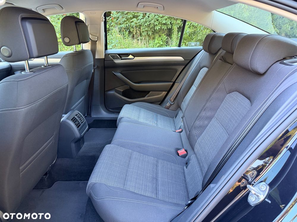 Volkswagen Passat 2.0 TDI EVO Business - 10