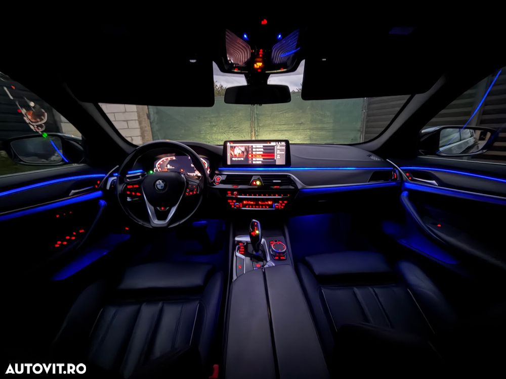 BMW Seria 5 530i Aut. Luxury Line - 8