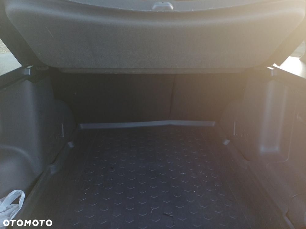 Dacia Duster 1.6 SCe S&S - 11