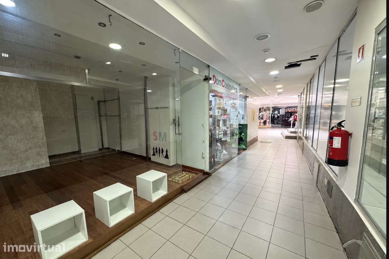 Loja para arrendar no Centro Comercial Sr. Cruz - Grande imagem: 3/4