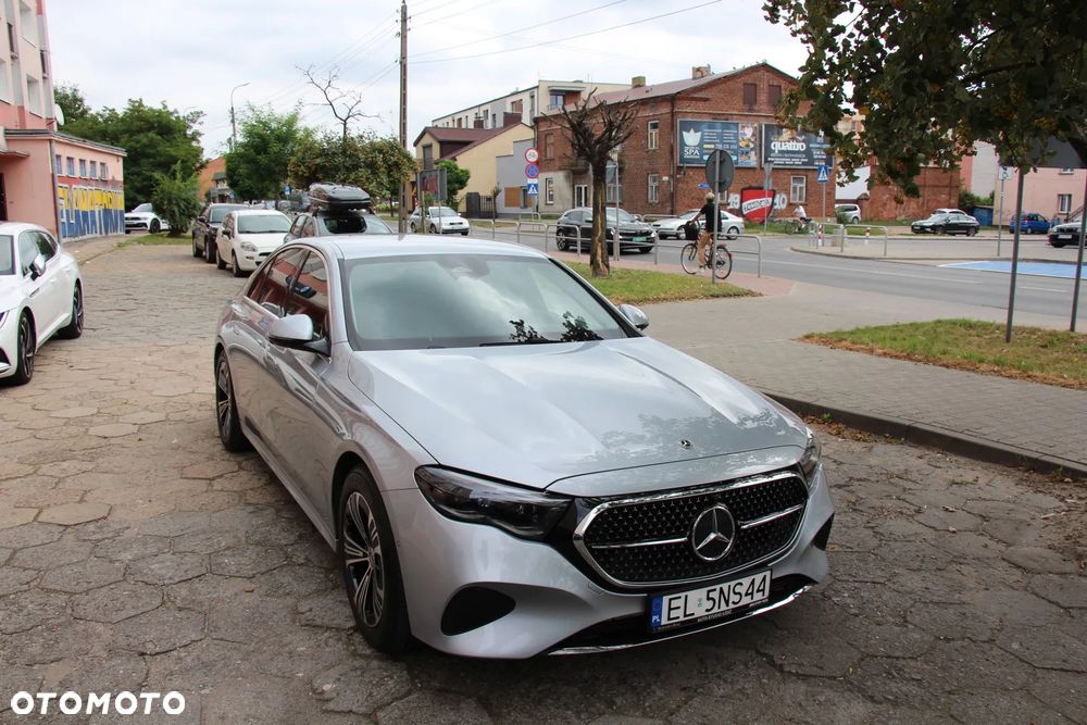 Mercedes-Benz Klasa E 220 d mHEV 4-Matic Avantgarde 9G-Tronic - 2