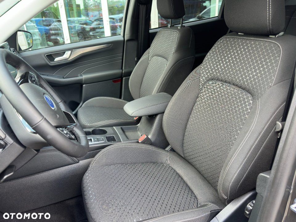Ford Kuga - 12