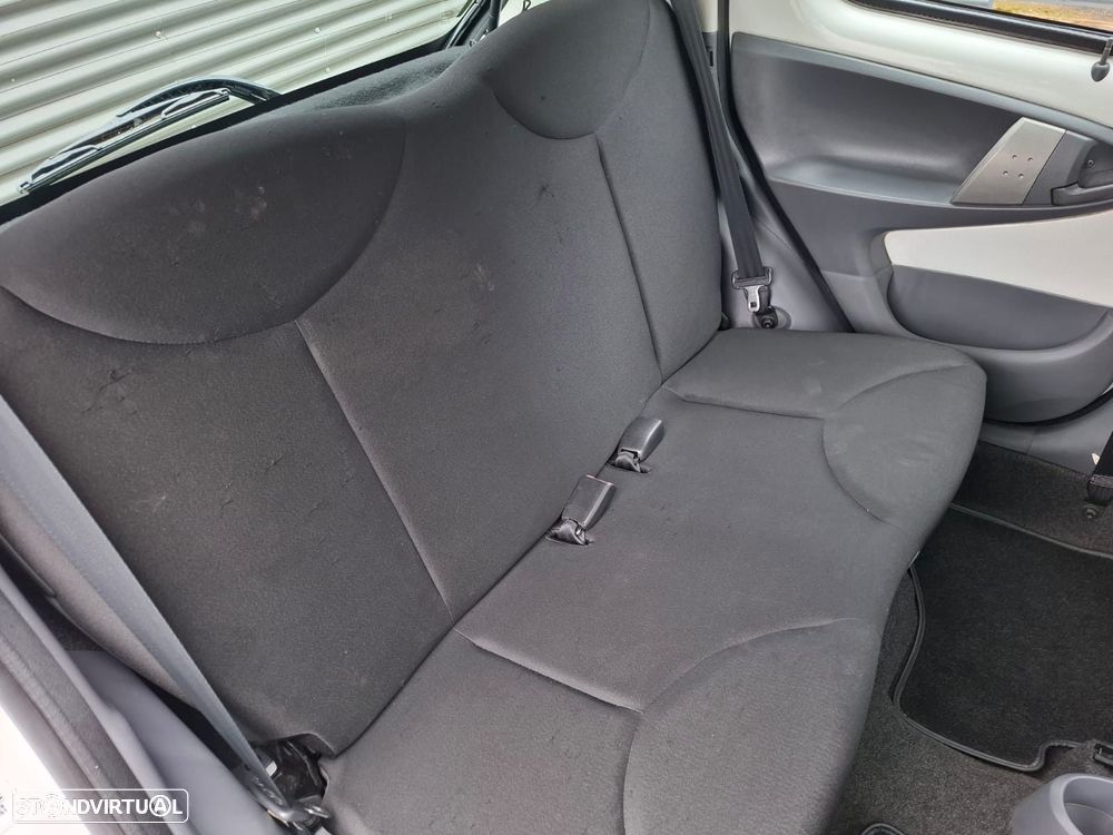 Toyota Aygo 1.0 - 22