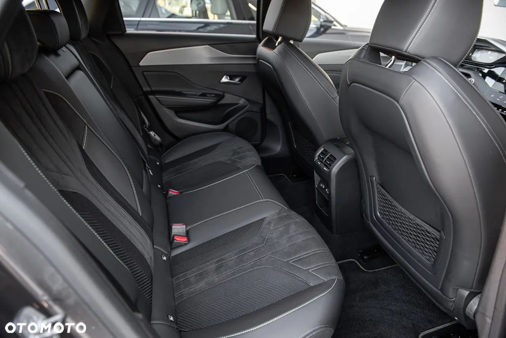 Peugeot 308 SW 1.5 BlueHDi GT S&S EAT8 - 32