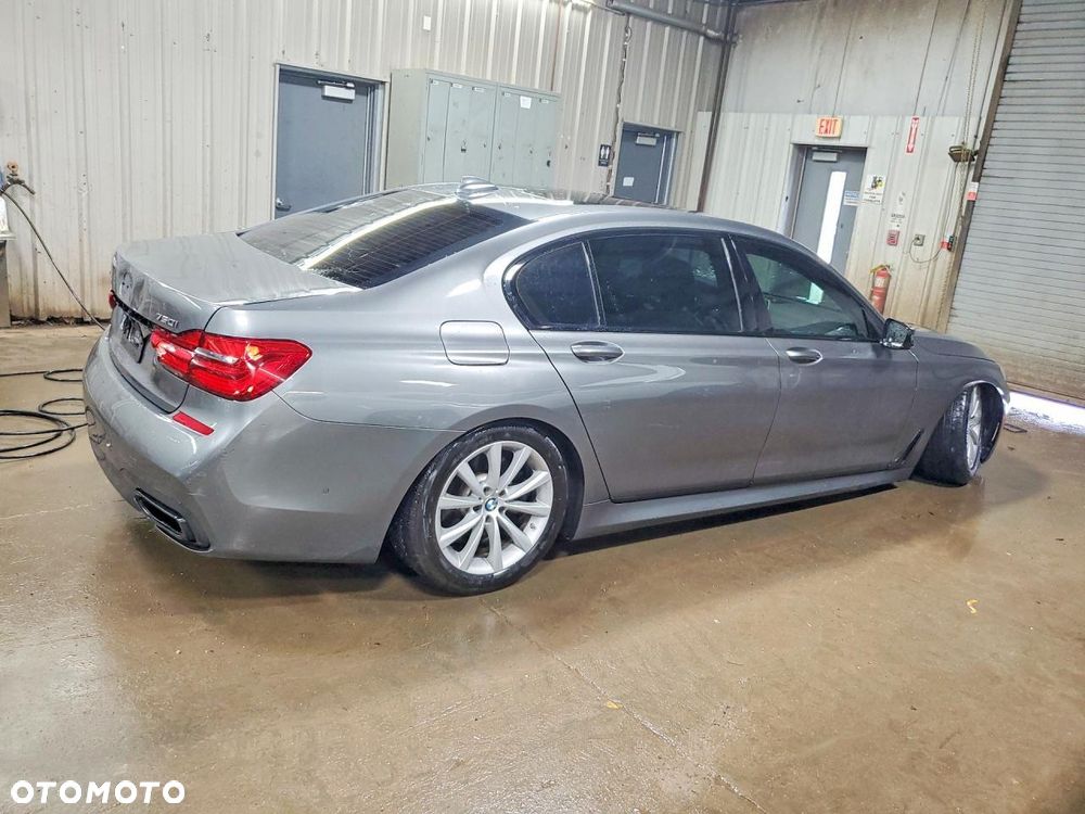 BMW Seria 7 750i xDrive Edition Exclusive - 3