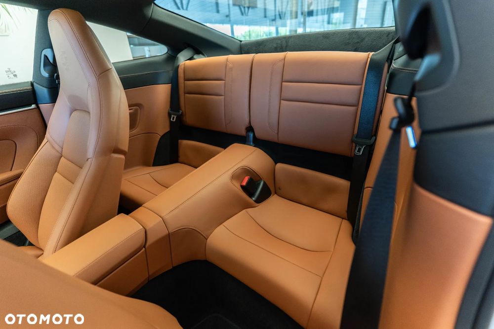 Porsche 911 Carrera - 13