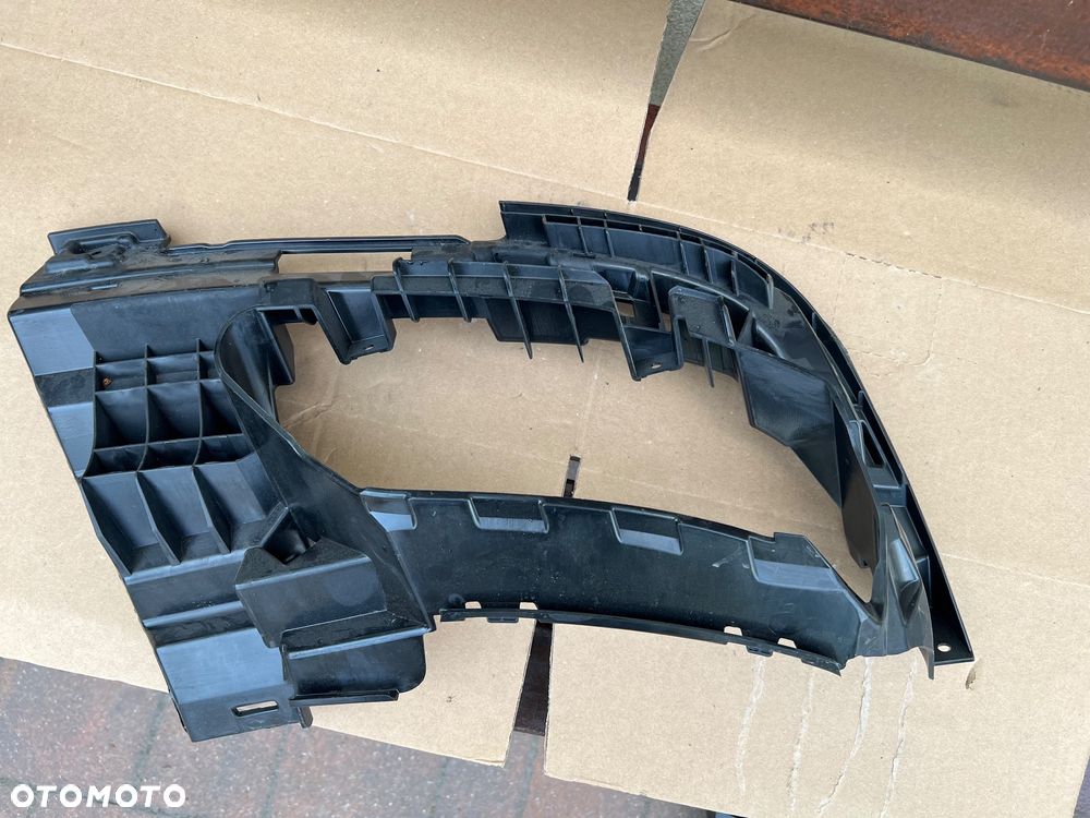 AUDI A4 B9 8W0 SLIZG ZDERZAKA WYDECHU TLUMIKA PRAWY 8W0807348F - 2