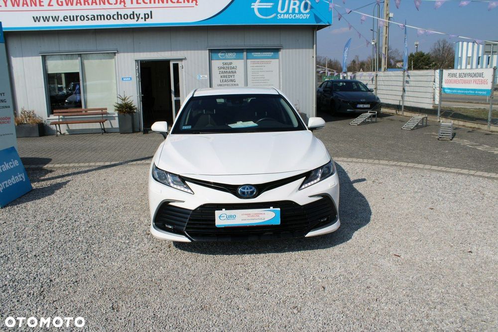 Toyota Camry - 4
