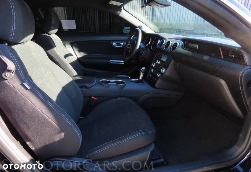 Ford Mustang 2.3 EcoBoost - 34