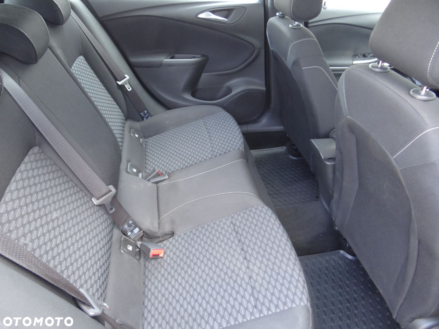 Opel Astra V 1.2 T Edition S&S - 14