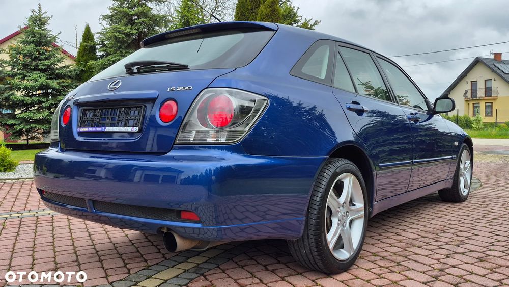 Lexus IS - 26