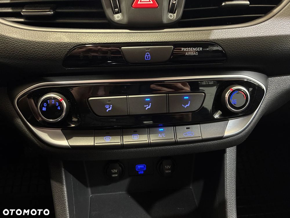 Hyundai i30 1.5 T-GDI 48V Modern - 26