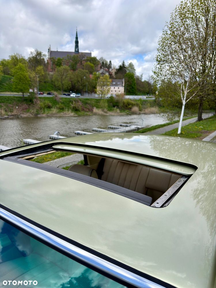 Mercedes-Benz W123 - 30