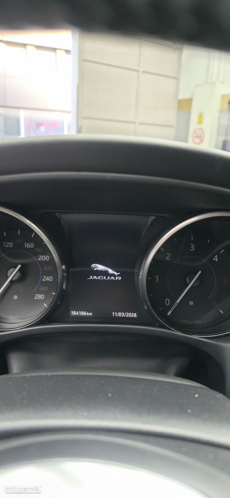 Jaguar XE 2.0 D R-Sport Aut. - 6