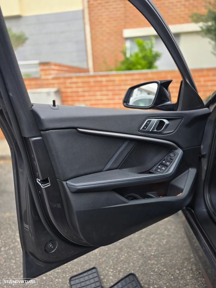 BMW 116 d Pack Desportivo M Auto - 39