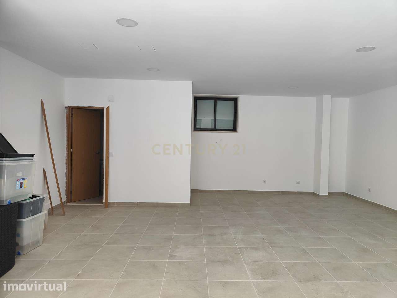 Espaço Comercial Renovado para Arrendamento na Ameixoeira - Grande imagem: 3/19