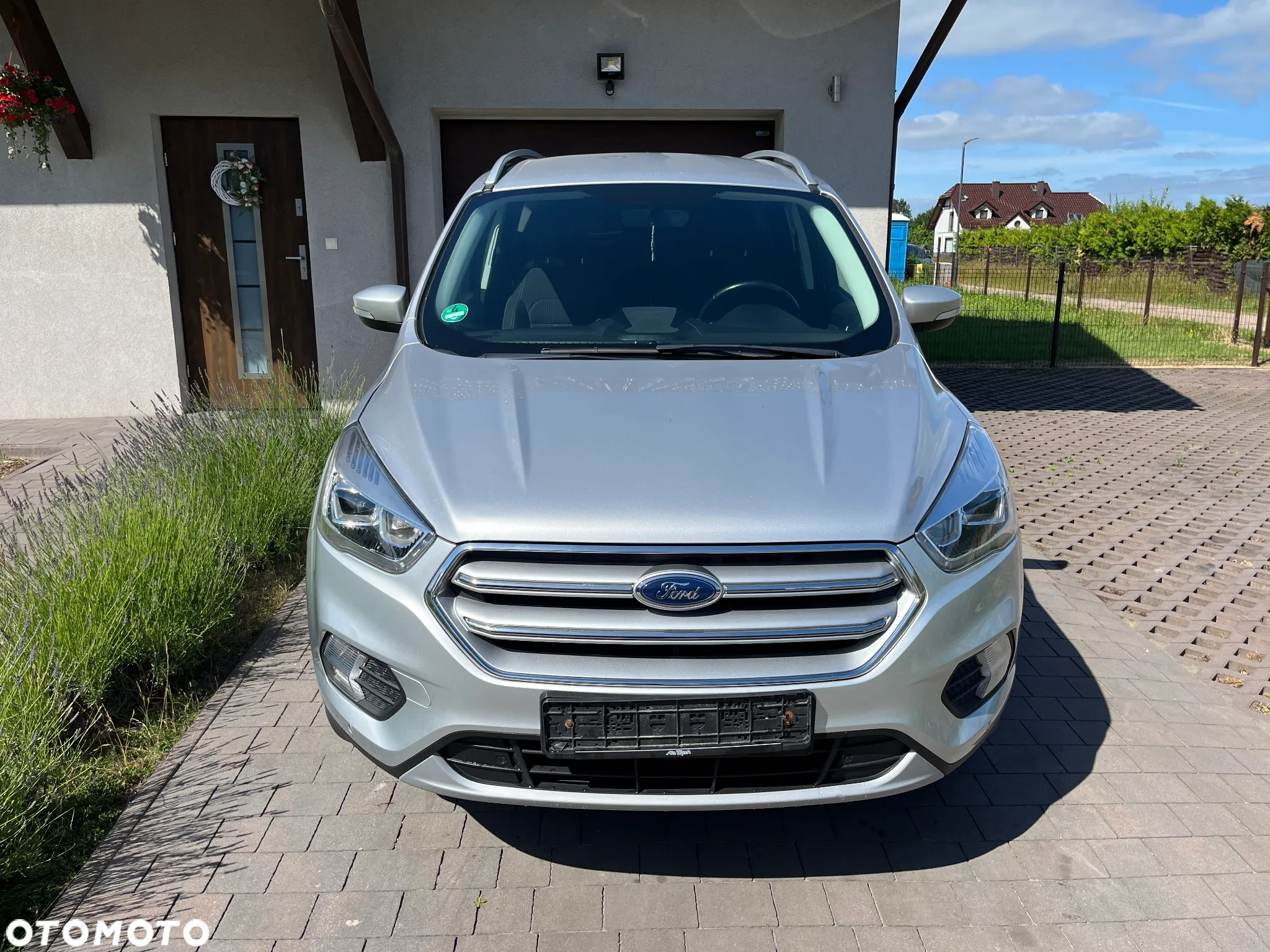Ford Kuga 2.0 TDCi 2x4 Titanium - 4