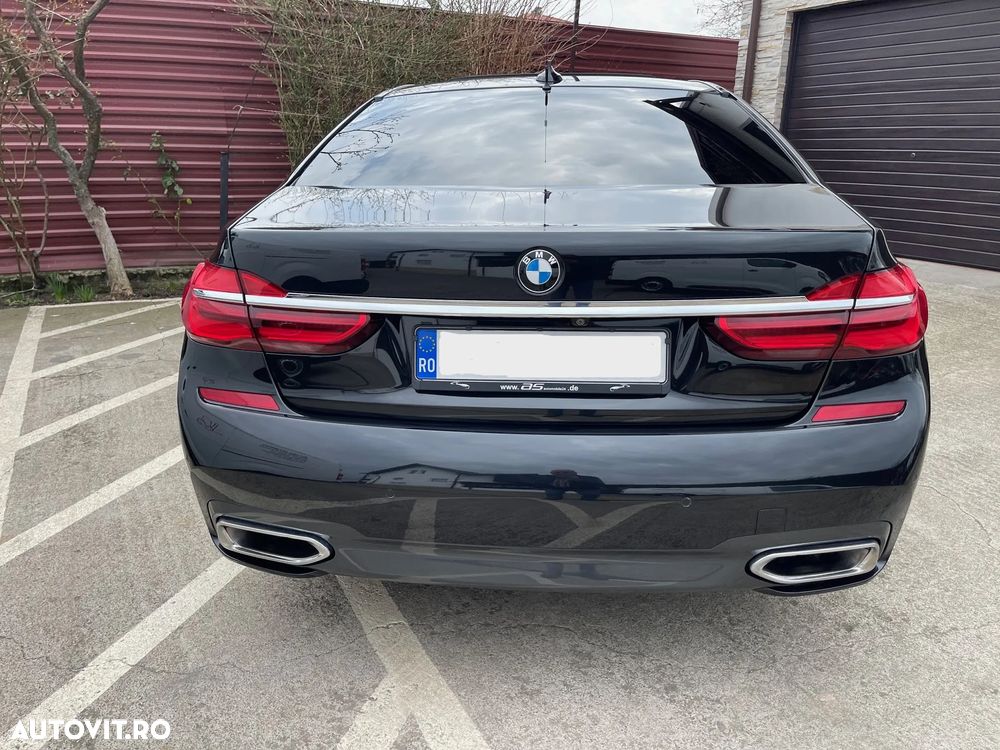 BMW Seria 7 750i xDrive - 11