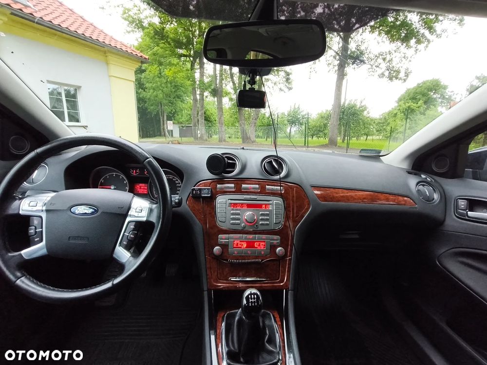Ford Mondeo 2.0 Ghia - 6