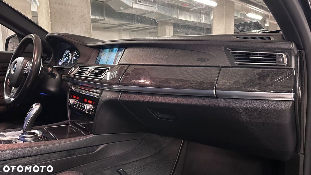 BMW Seria 7 740d xDrive - 35
