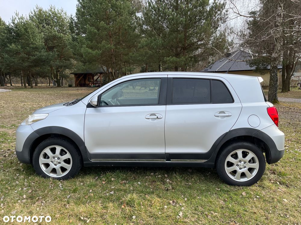 Toyota Urban Cruiser 1.4 D-4D 4x4 - 4