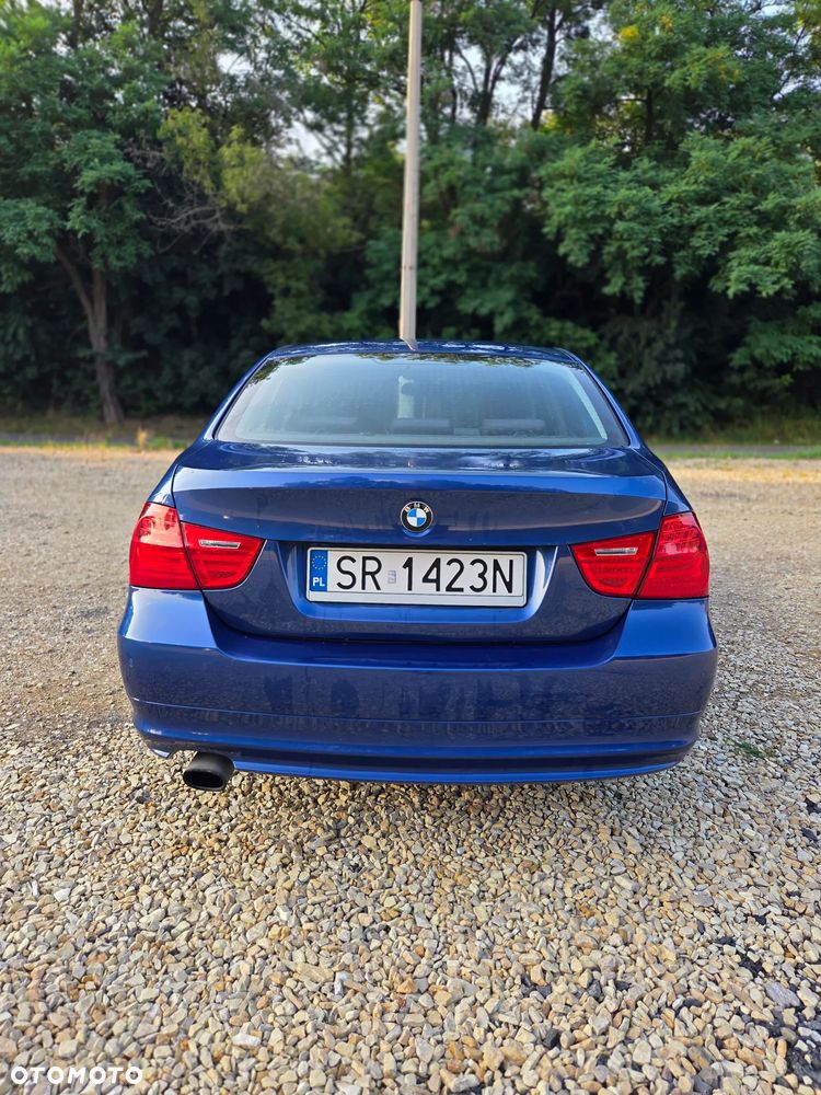 BMW Seria 3 318i - 5