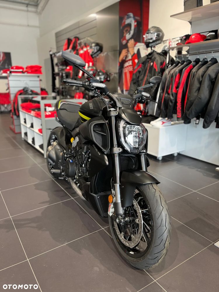 Ducati Diavel - 11