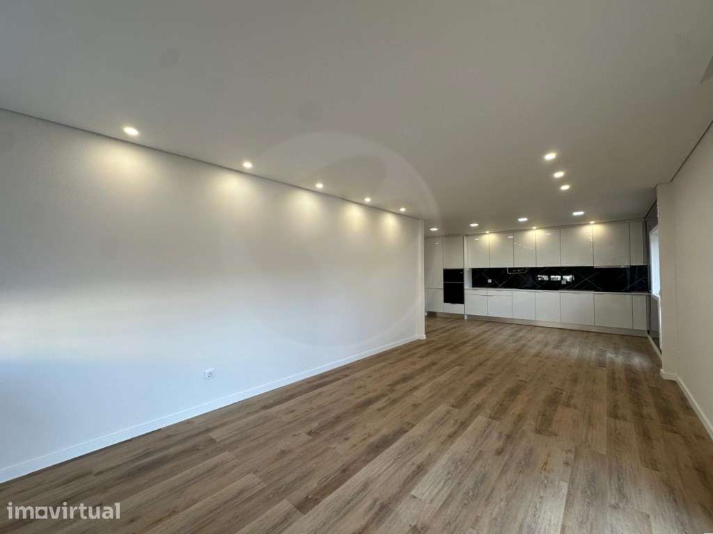 T4 Remodelado no Centro da Cidade na Póvoa de Varzim - Grande imagem: 2/20