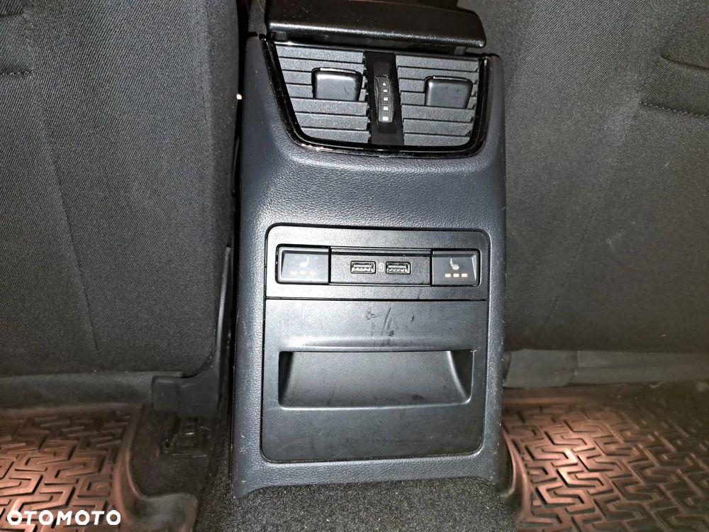 Skoda Octavia 1.6 TDI DSG Style - 9