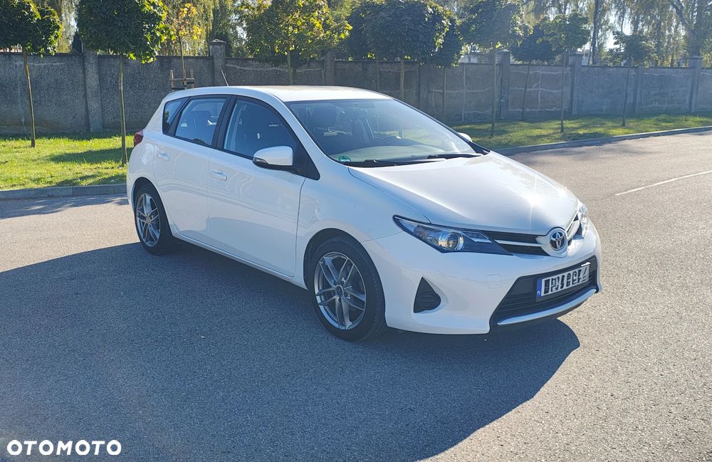 Toyota Auris - 11