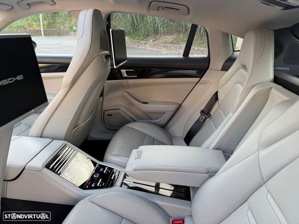 Porsche Panamera - 16
