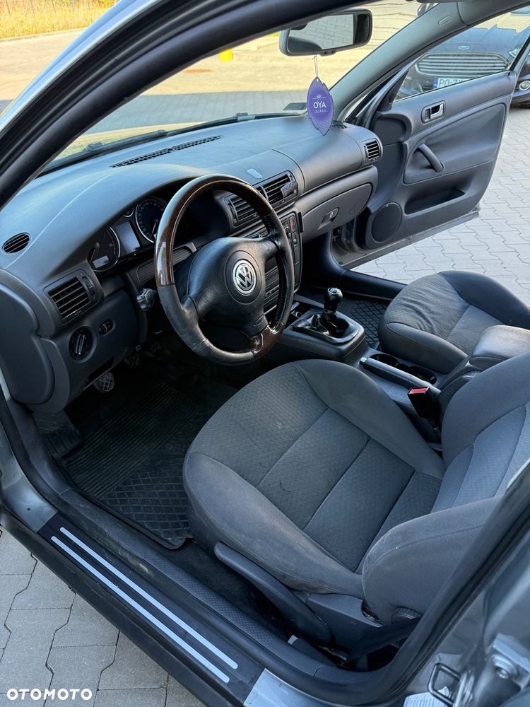 Volkswagen Passat 1.9 TDI Highline - 5