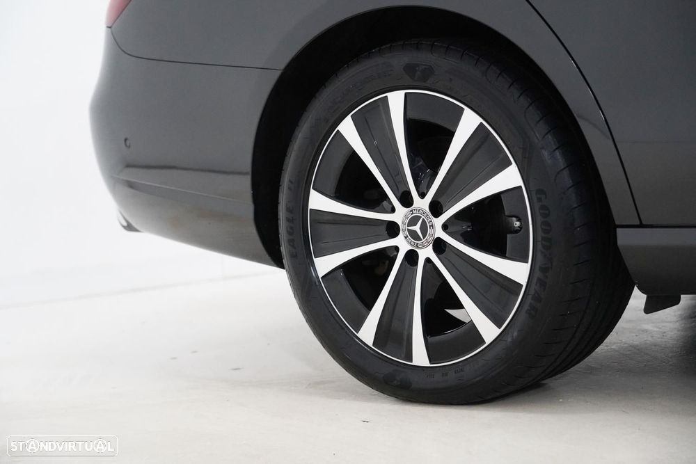 Mercedes-Benz E 300 e Avantgarde - 23