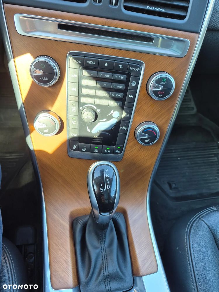 Volvo XC 60 T5 Geartronic Momentum - 13