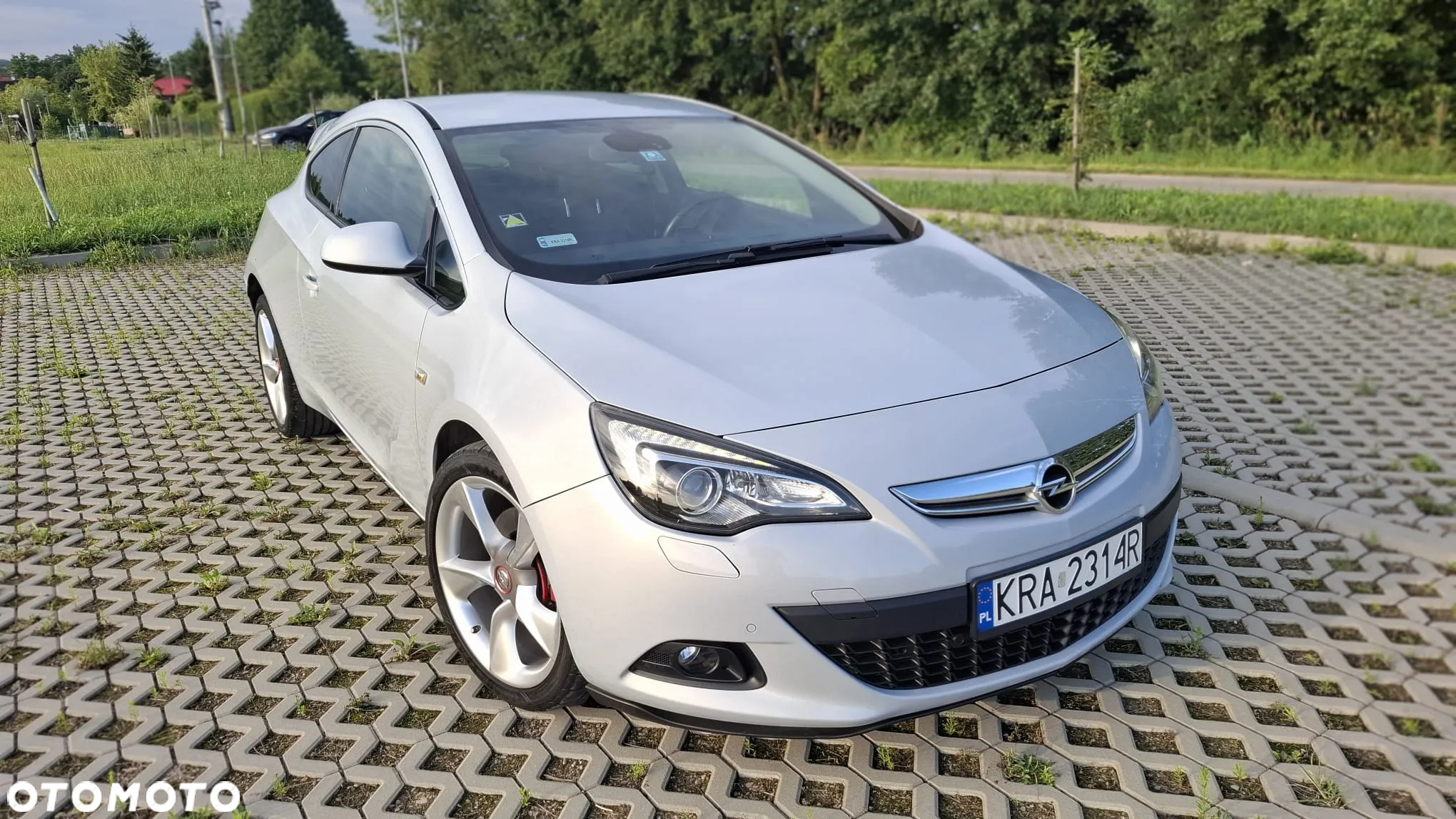 Opel Astra IV GTC 1.4 T Sport S&S - 2