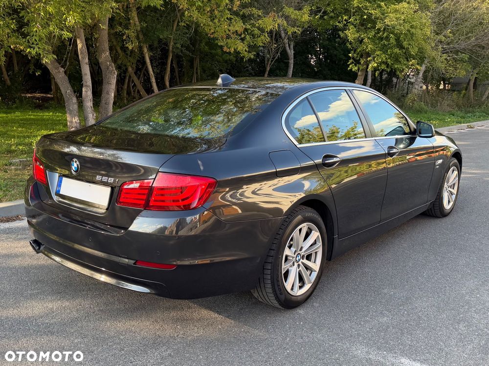BMW Seria 5 528i xDrive Sport-Aut - 5