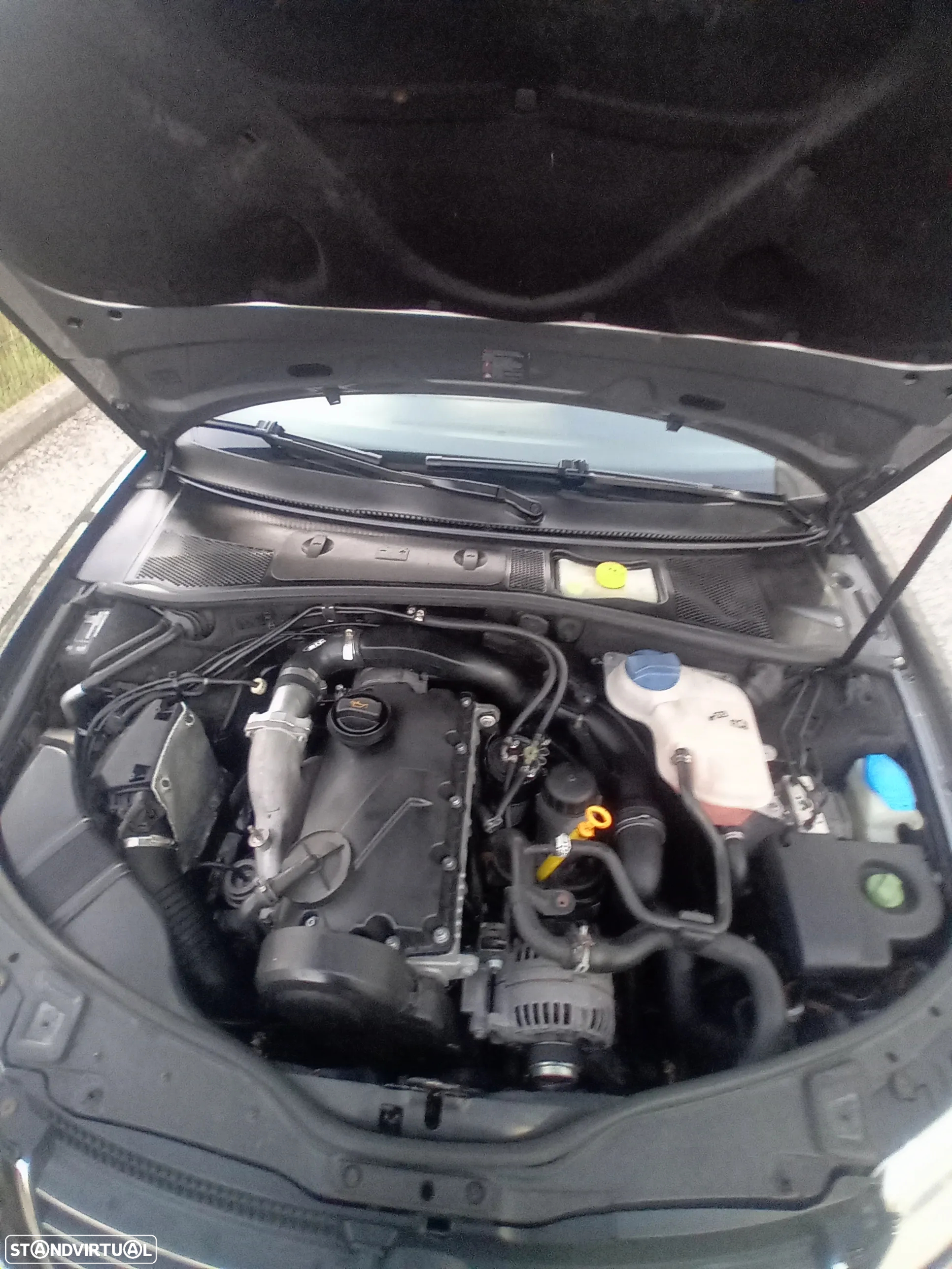 VW Passat 1.9 TDi Highline - 5