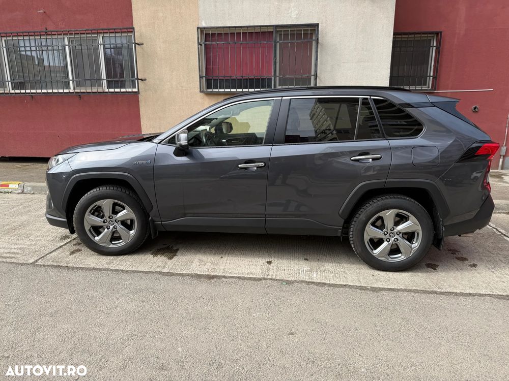 Toyota RAV4 - 1